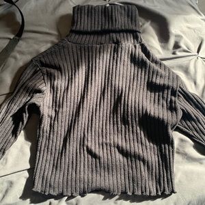 Turtle neck crop top